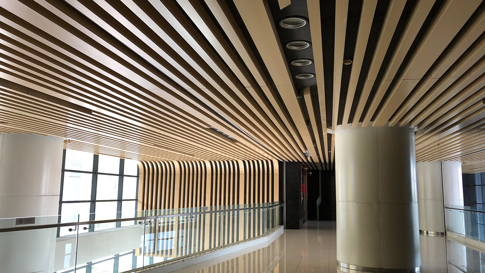 木紋鋁方通 | 無懼風雨洗禮，依然美觀靚麗 