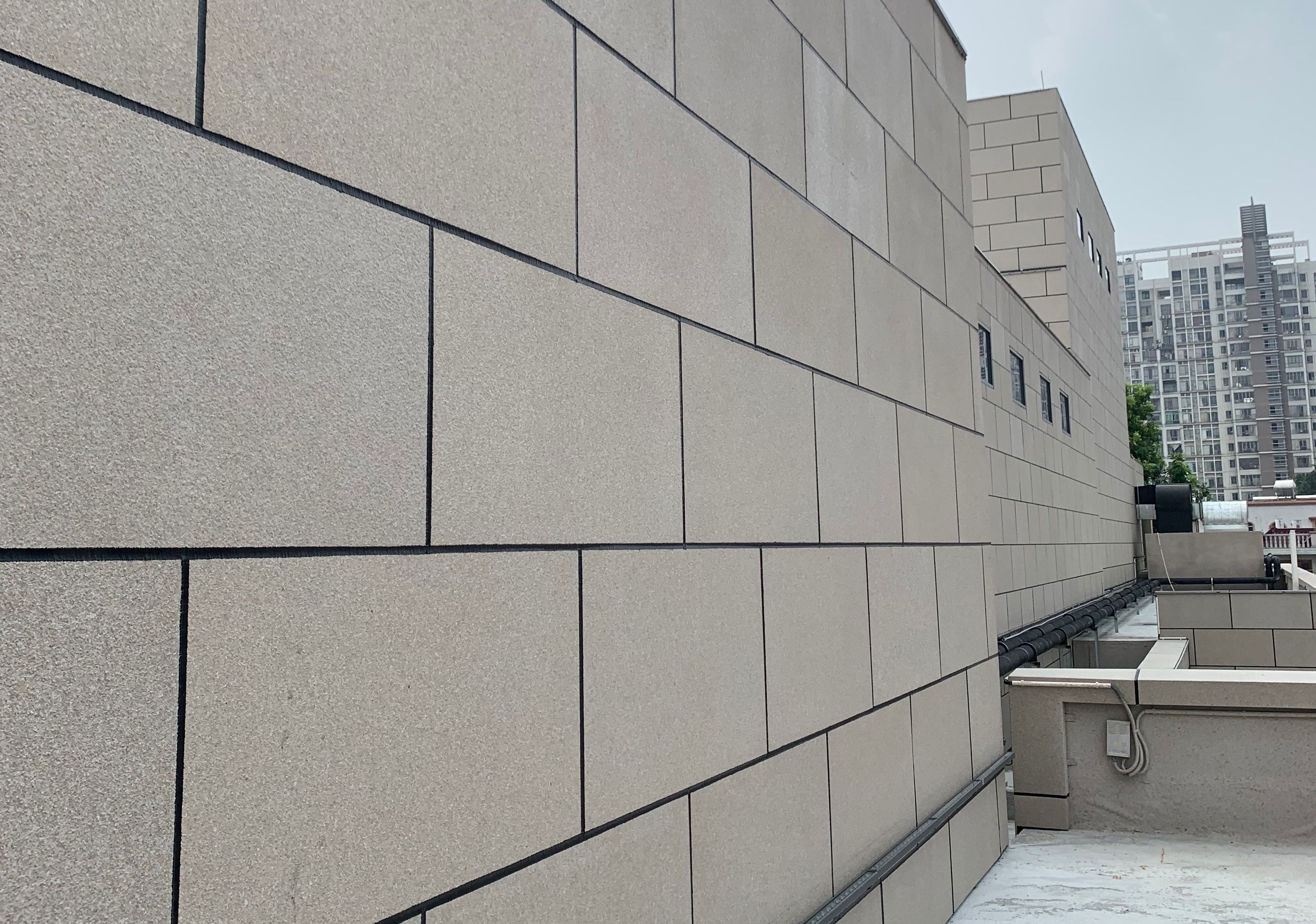 優化成本，替代石材的外立面材料—“仿石材”產品系列產品1